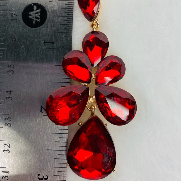 Garnet and Gold drop earrings perfect for Holidays - Picture 3 of 3